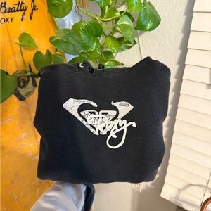 Vintage Roxy hoodie great condition, very cute
SIZE XS